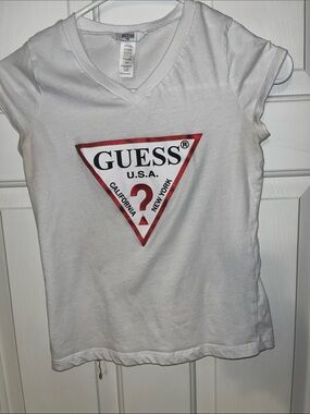 GUESS White Short Sleeve V-Neck Tee with Red Triangle Logo
